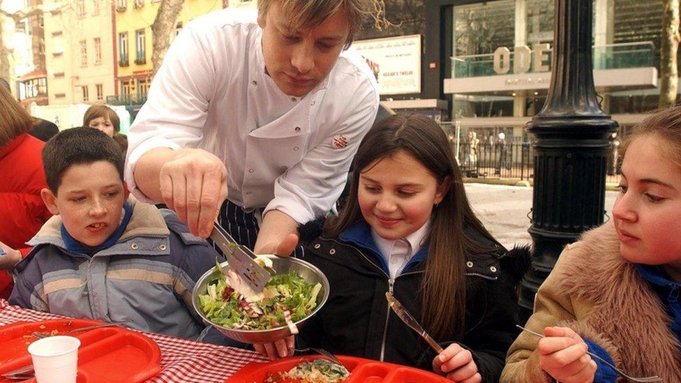 jamie-oliver-with-school-children.