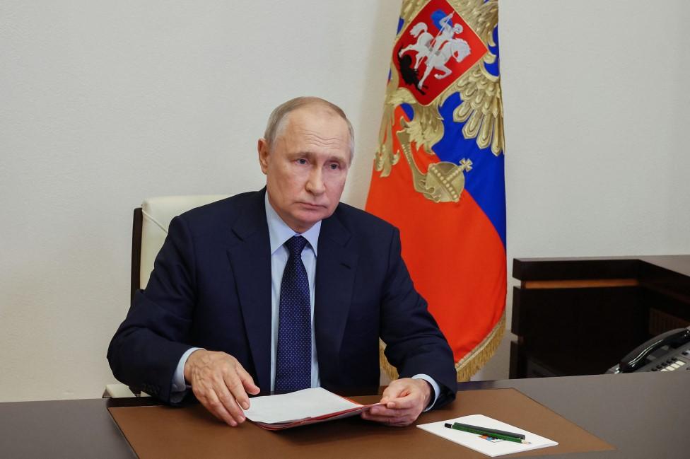 Putin chairs Security Council meeting