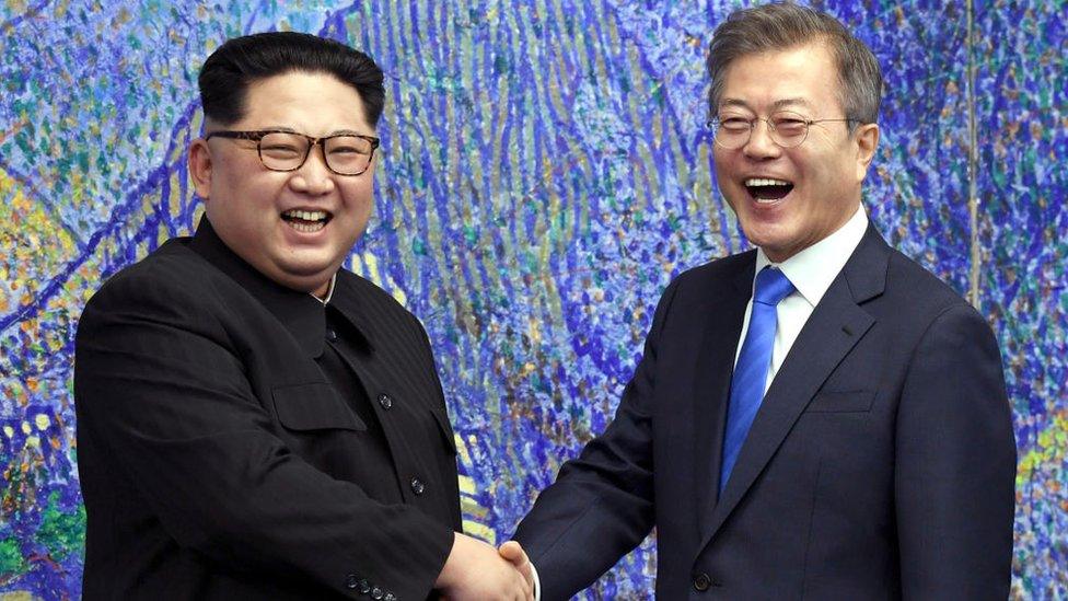 Kim-Jong-Un-and-Moon-Jae-in.