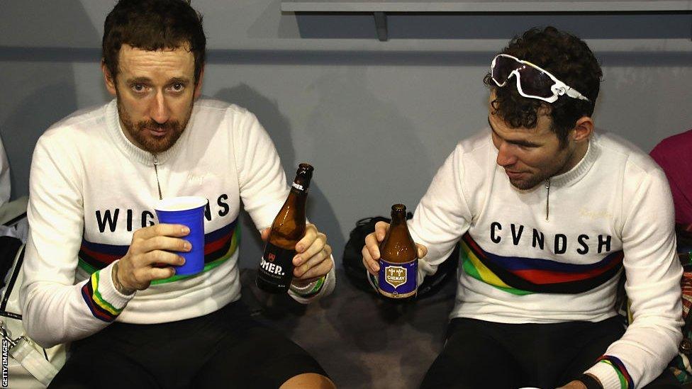 Mark Cavendish and Bradley Wiggins share a beer each