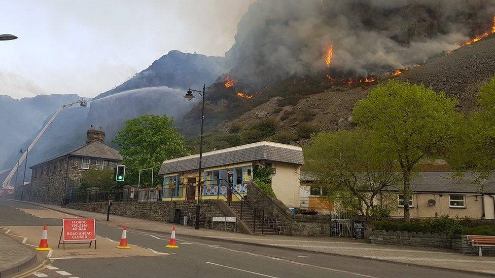 Tân mynydd Blaenau Ffestiniog