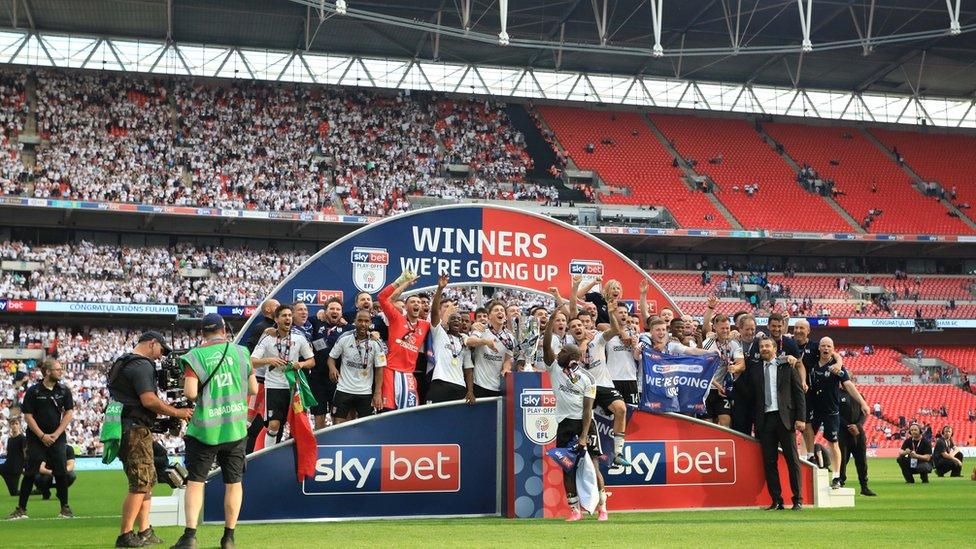 Fulham-celebrate-playoff-title