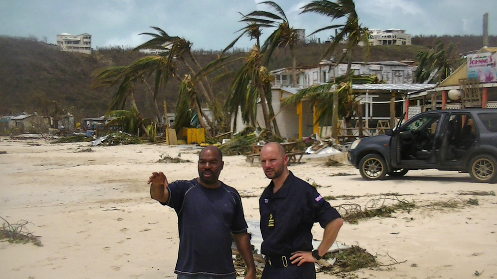 RFA Mounts Bay troops provide aid to people on Anguilla