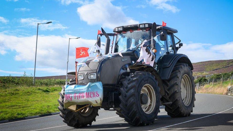 Tractor taking part in the lap