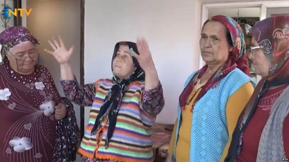 Turkish women amateur theatre group rehearsing