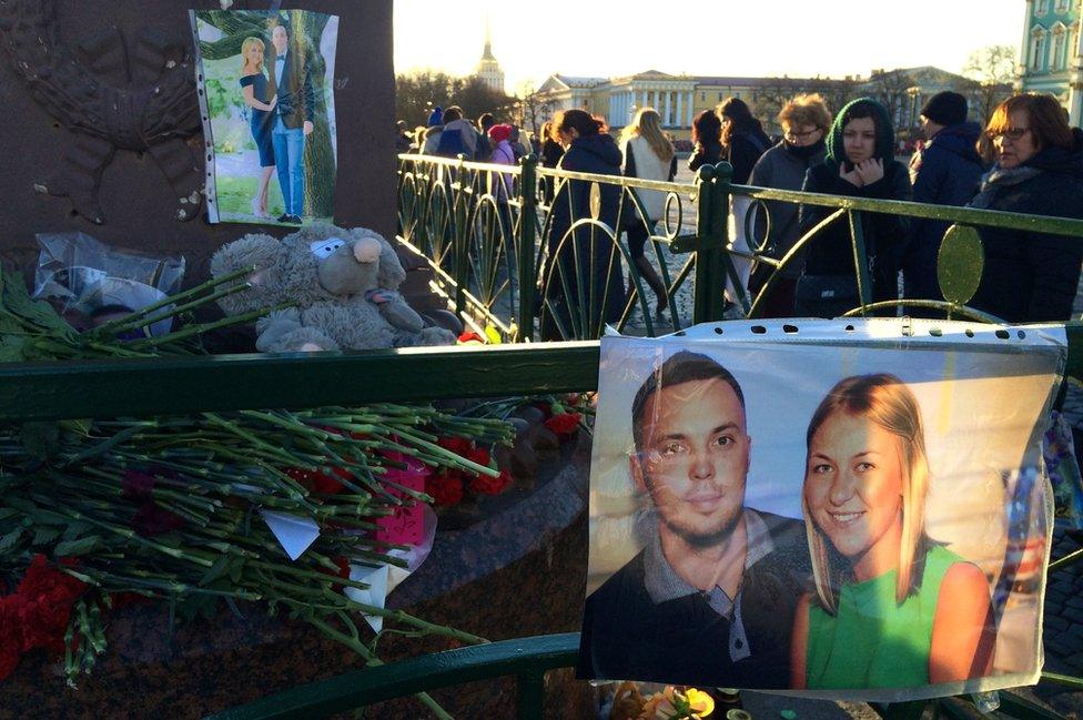 Memorials at Palace Square