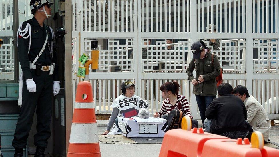 Son Myeong-hwa protested for more than a year to fight for the recogition of her father's status as an unrepatriated soldier