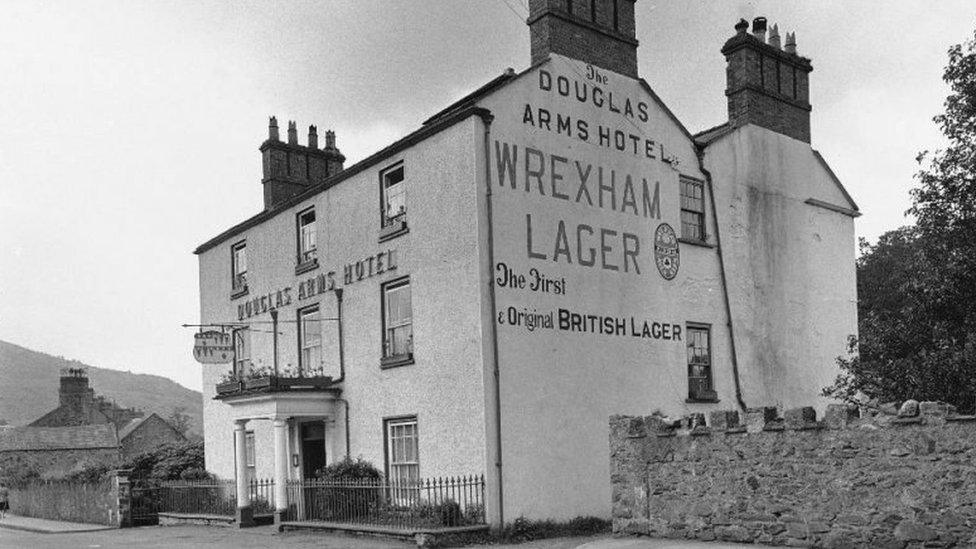 Gwesty'r Douglas Arms yn 1950