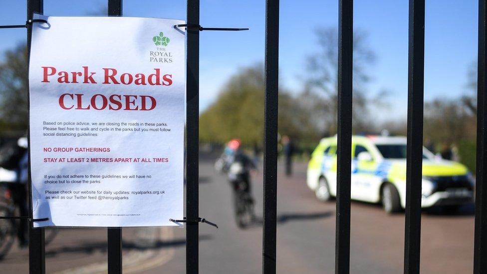 a sign saying a park is closed