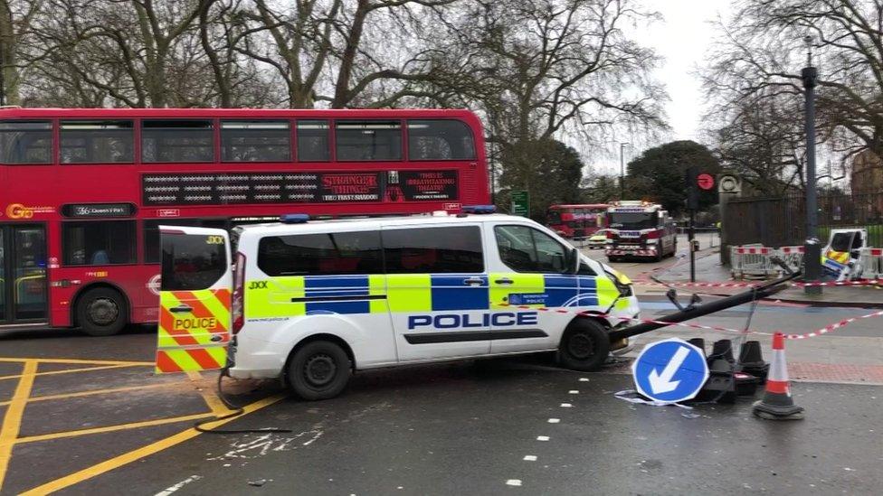 Police van crashed into lamppost