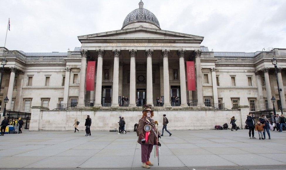 Quiet Trafalgar Square