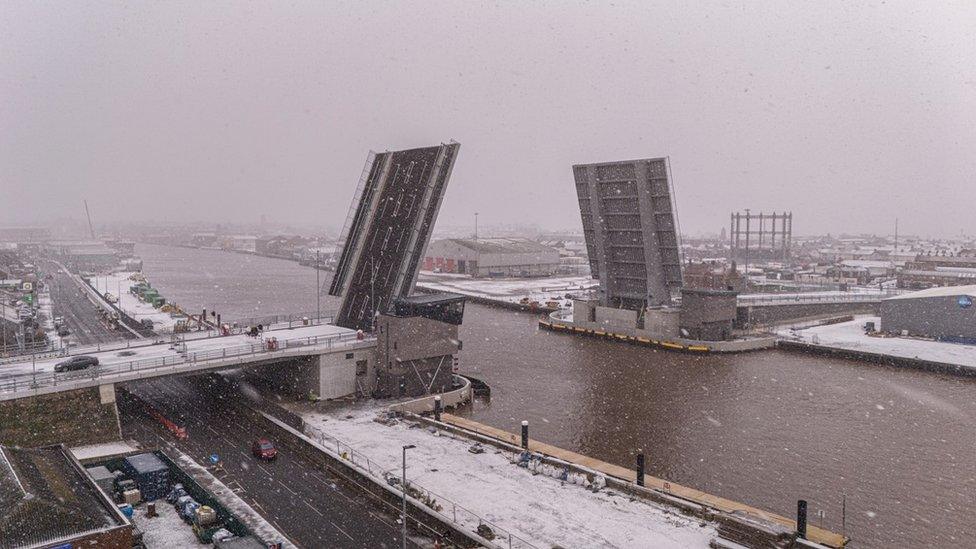 Herring bridge in Great Yarmouth after snowfall on 15 January 2024