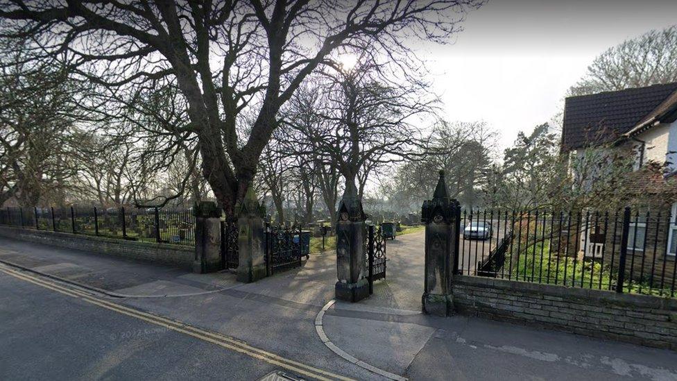 Hull's Western Cemetery