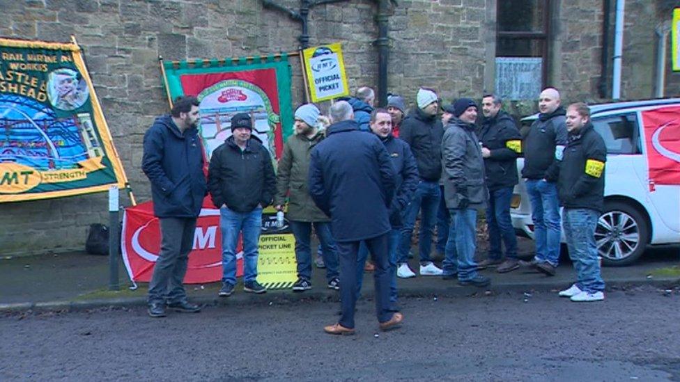 Pickets at Metro station