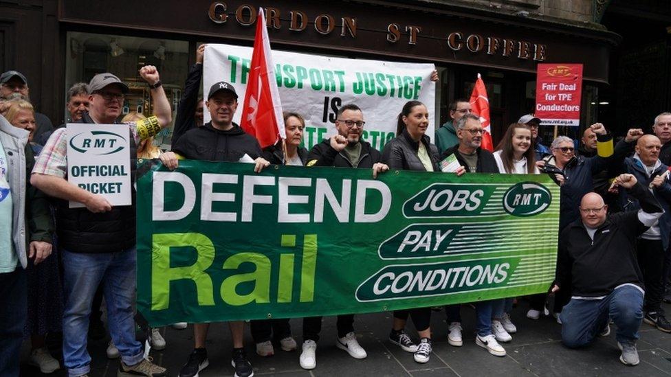 Picket line at Central Station