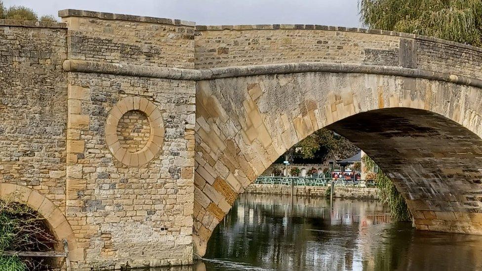 The repaired Halfpenny Bridge