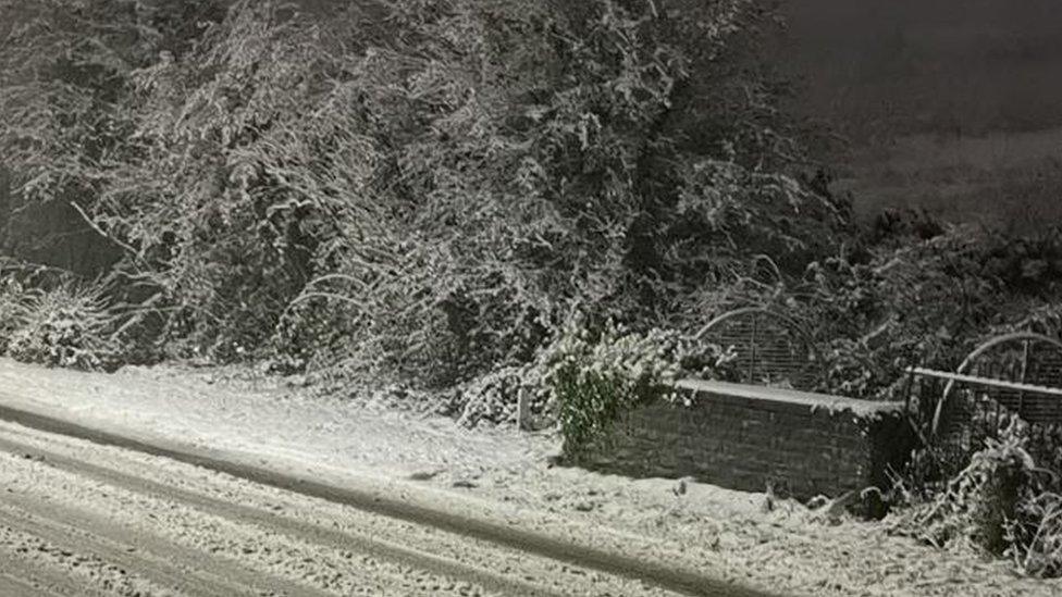 Snow on Hirwaun Road