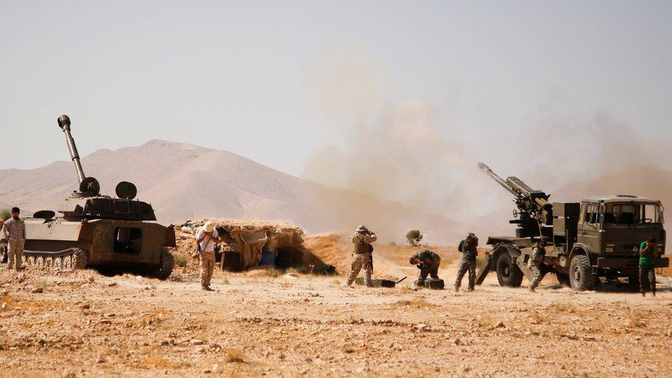 Hezbollah fighters fire artillery in the Western Qalamoun, Syria (23 August 2017)