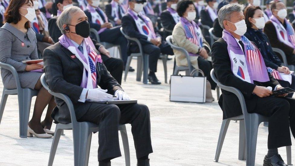 US Ambassador to South Korea Harris (R) attends a ceremony at the Korean War Memorial Museum in Seoul, South Korea, 27 October 2020. The ceremony was held to pay tribute to soldiers killed in the Changjin Reservoir Battle