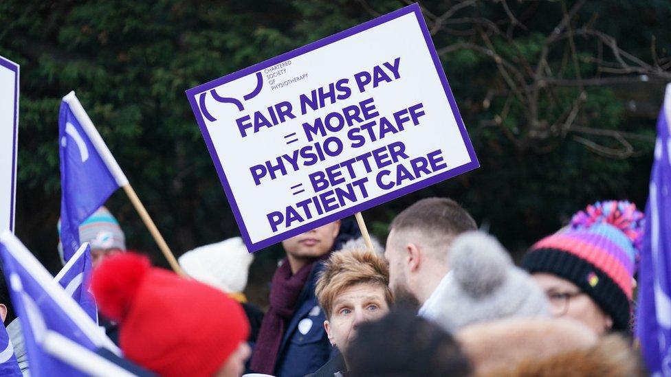 Picket line - Queen's Medical Centre