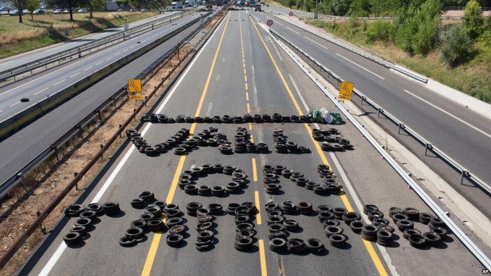 Tyre protest near Lyon