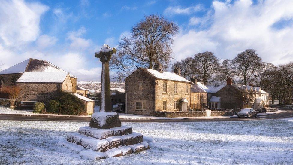 Snow in Eyam