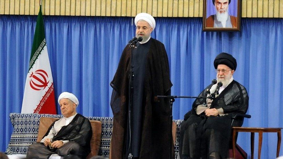 President Hassan Rouhani (centre); former president Akbar Hashemi Rafsanjani (left) and Supreme Leader Ayatollah Ali Khamenei in Tehran (06/07/16)