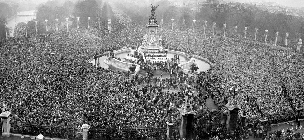 Crowds outside Buckingham Palace