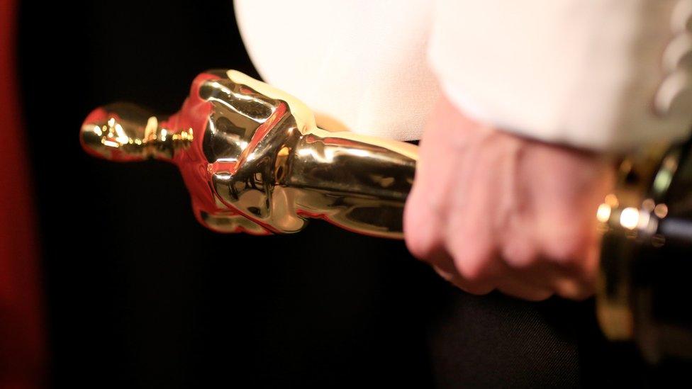 Oscar statuette