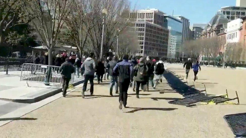 People running at the White House