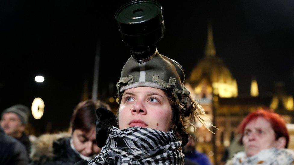 Protesters in front of the parliament building, 16 December