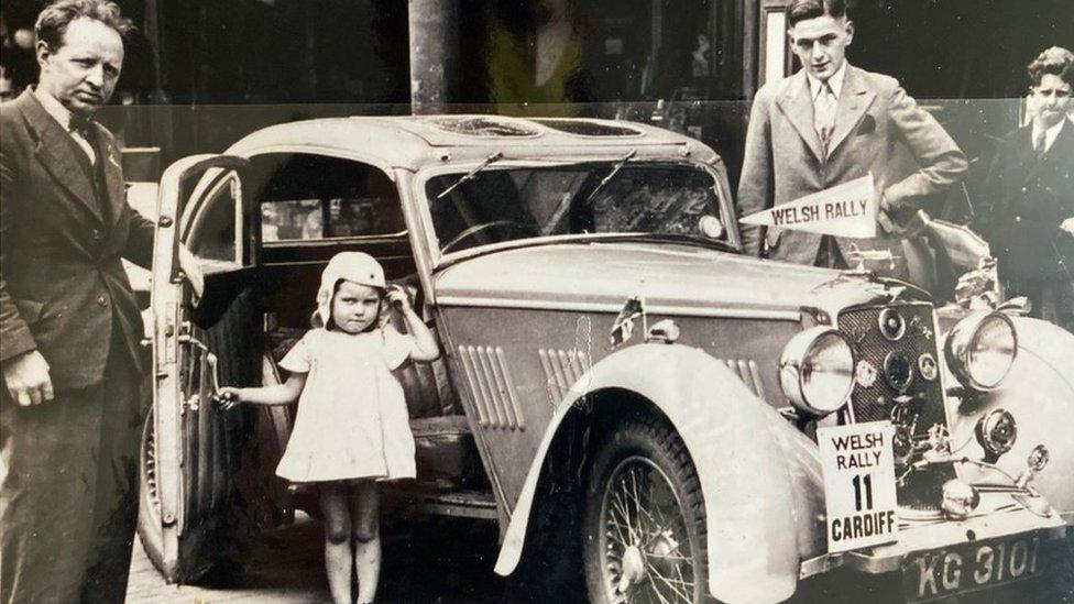 Valerie Bastian and her father on Oxford street