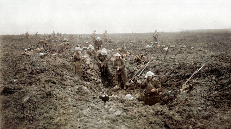 Canadian soldiers dig in on Vimy Ridge, April 1917