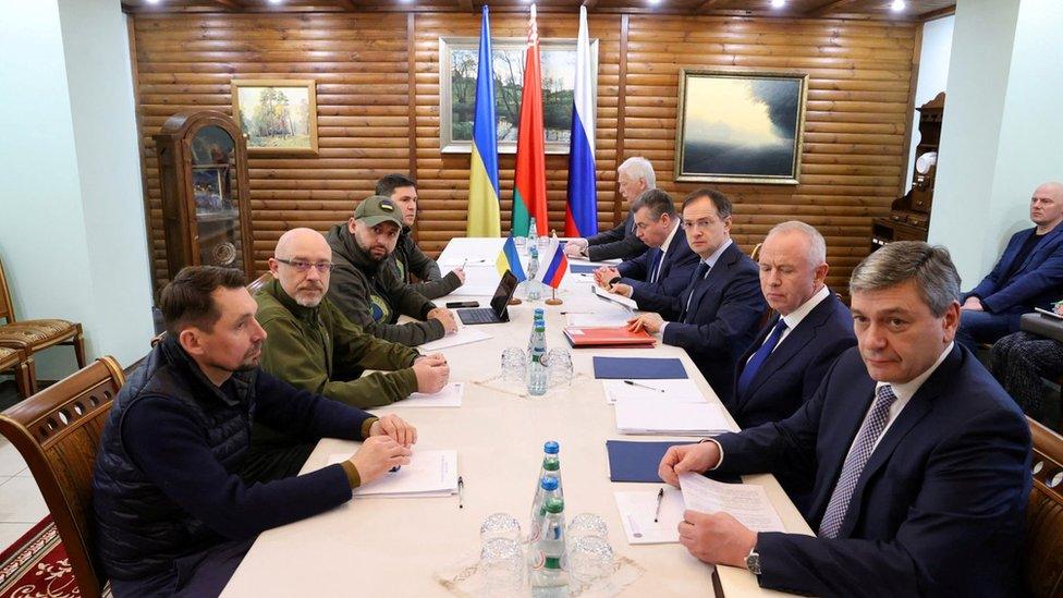 Officials from Ukraine and Russia attend talks in Belarus (7 March 2022)