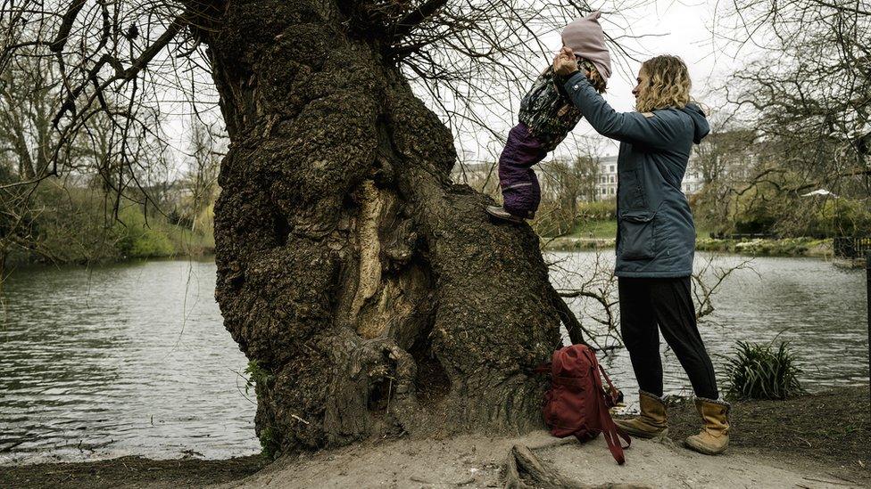 Mother and daughter in a Copenhagen park, 1 Apr 20