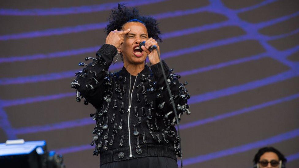 Neneh Cherry performing