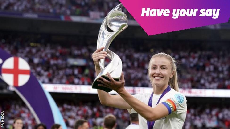 england-cap-with-trophy