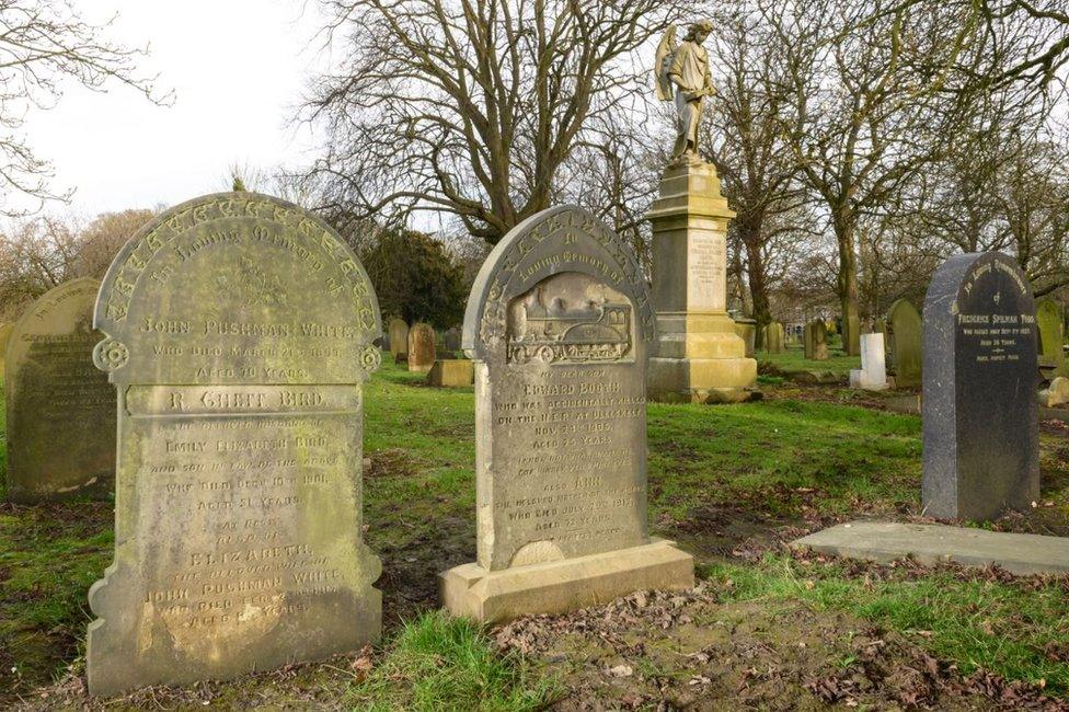 Grave of Edward Booth