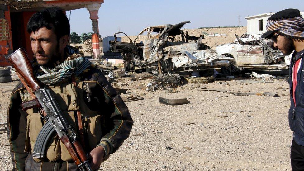 Sunni tribal fighters in Haditha, Iraq (15 January 2016)