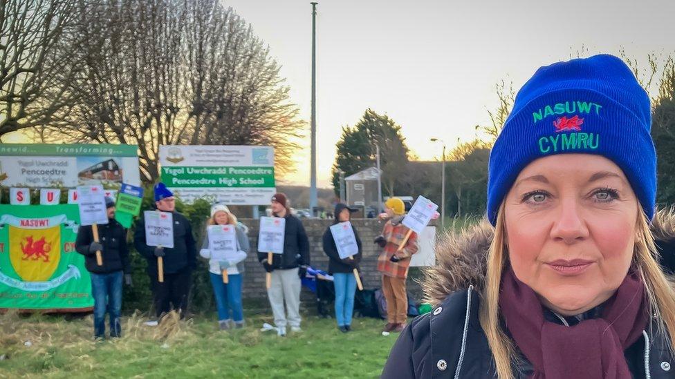 Sharron Daly of the NASUWT with striking staff at Pencoedtre High School in Barry