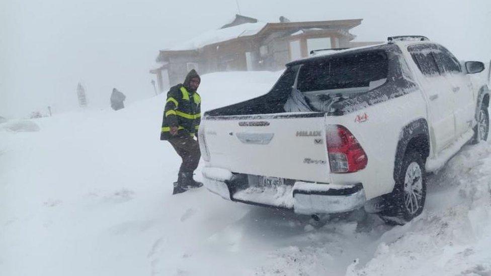 Picture of the snow and rainstorms provided by Punjab emergency service Rescue 1122