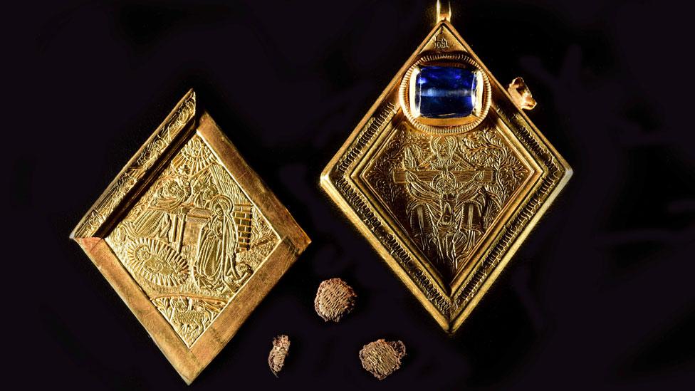 The Middleham Jewel a pendant with blue sapphire it was found in 1985 near Middleham Castle