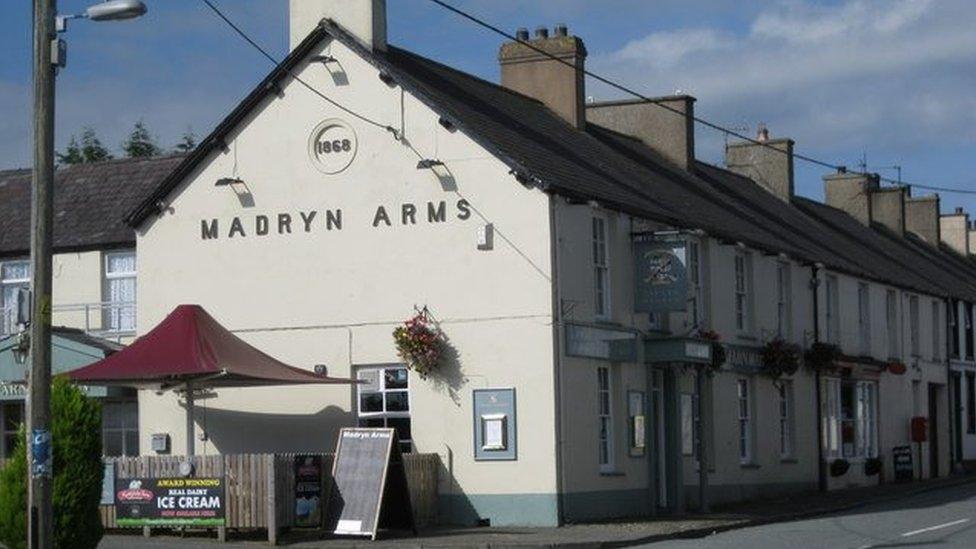 Madryn Arms, Chwilog