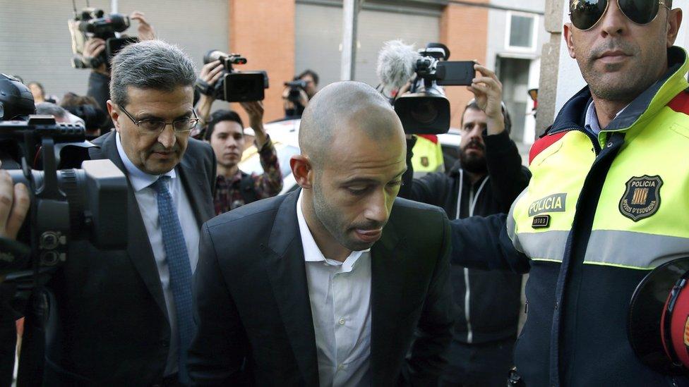 Javier Mascherano arrives in court in Gava, north-east Spain (29 October 2015)