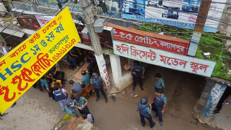 The police raid in Kalyanpur area, Dhaka, Bangladesh, 26 July 2016