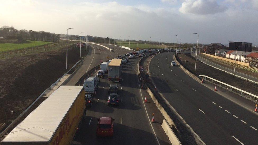 Queuing traffic