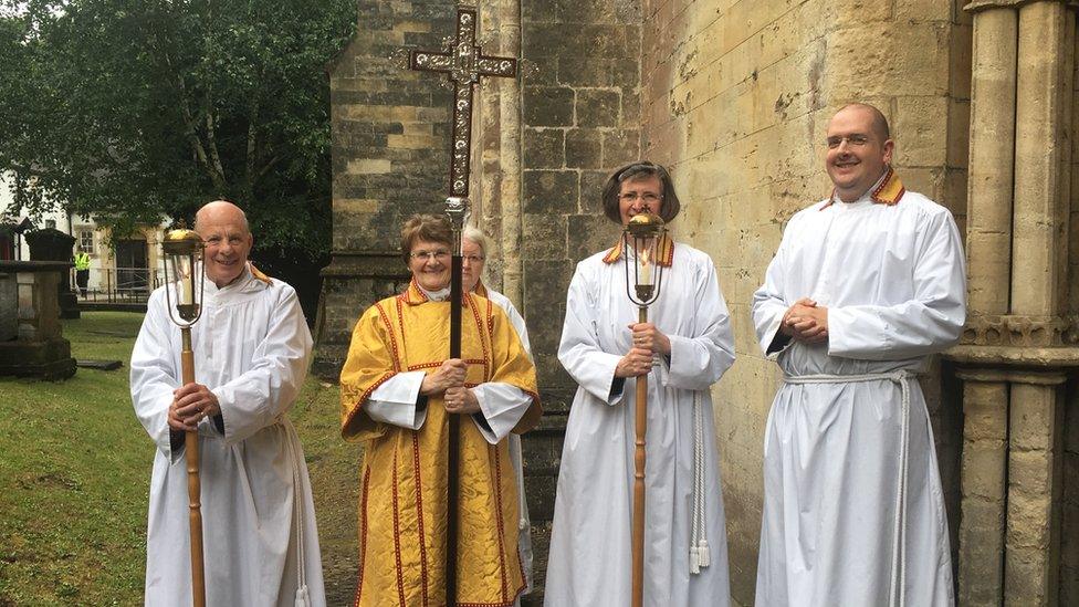 Members of the congregation at Llandaff Cathedral