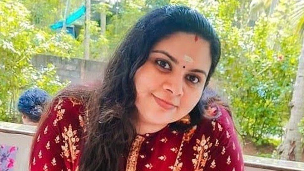 Athira Anilkumar Laly Kumari, 28