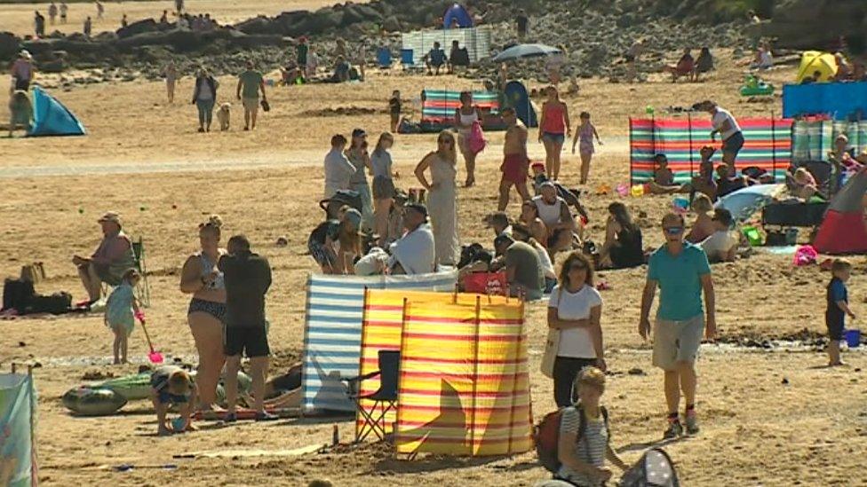 Traeth Benllech ar Ynys Môn