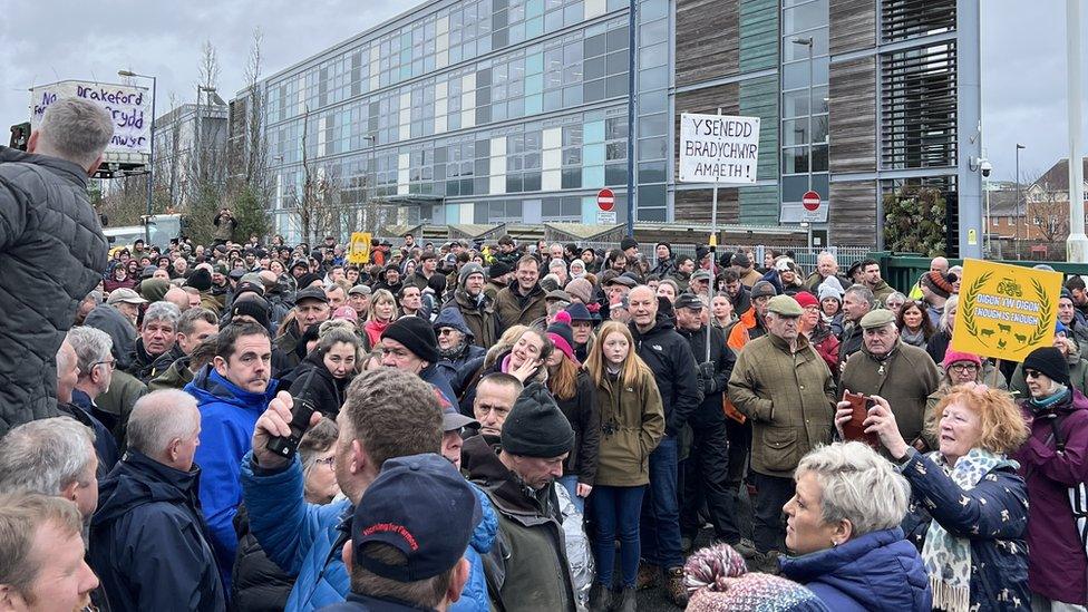 Protest yn Aberystwyth